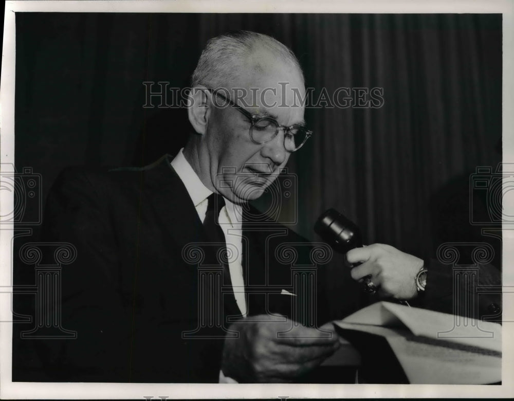 1961 Press Photo Robert Welch, founder of John Birch Society, gives speech - Historic Images