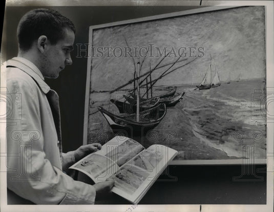 1962 Press Photo Leon Hickey, Boston Student on Van Gogh's Beach-Historic Images