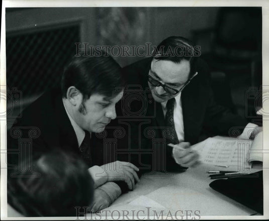 1973 Press Photo Cuyahoga County Auditor George V. Voinovich & Judge David Matia-Historic Images