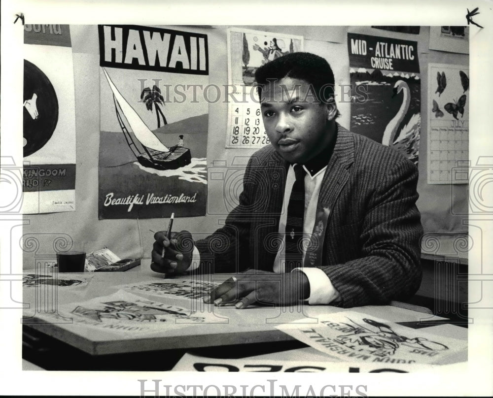 1986 Press Photo Christopher Webb Senoir Art Student at John Marshall H.S. - Historic Images