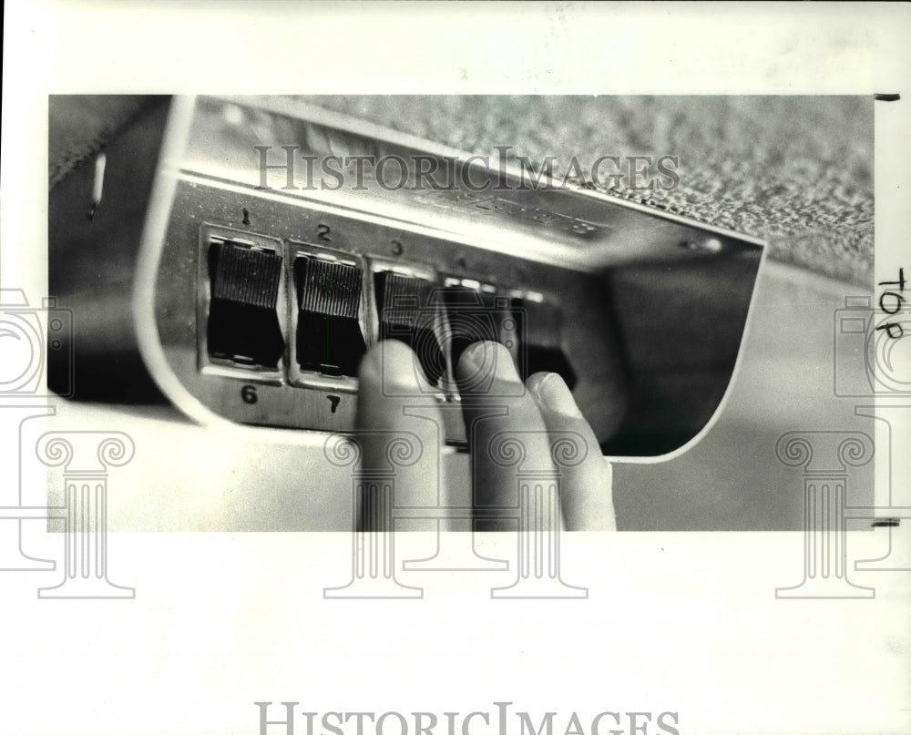 1984 Press Photo Security and Warning System - Historic Images