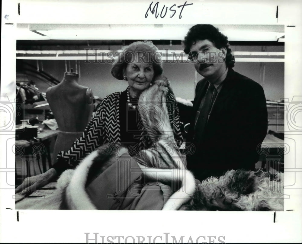 1989 Press Photo Ruth Weiss and Skipper - Historic Images