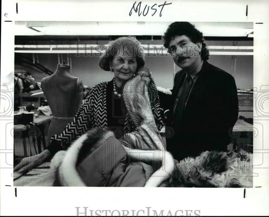 1989 Press Photo Ruth Weiss and Skipper - Historic Images