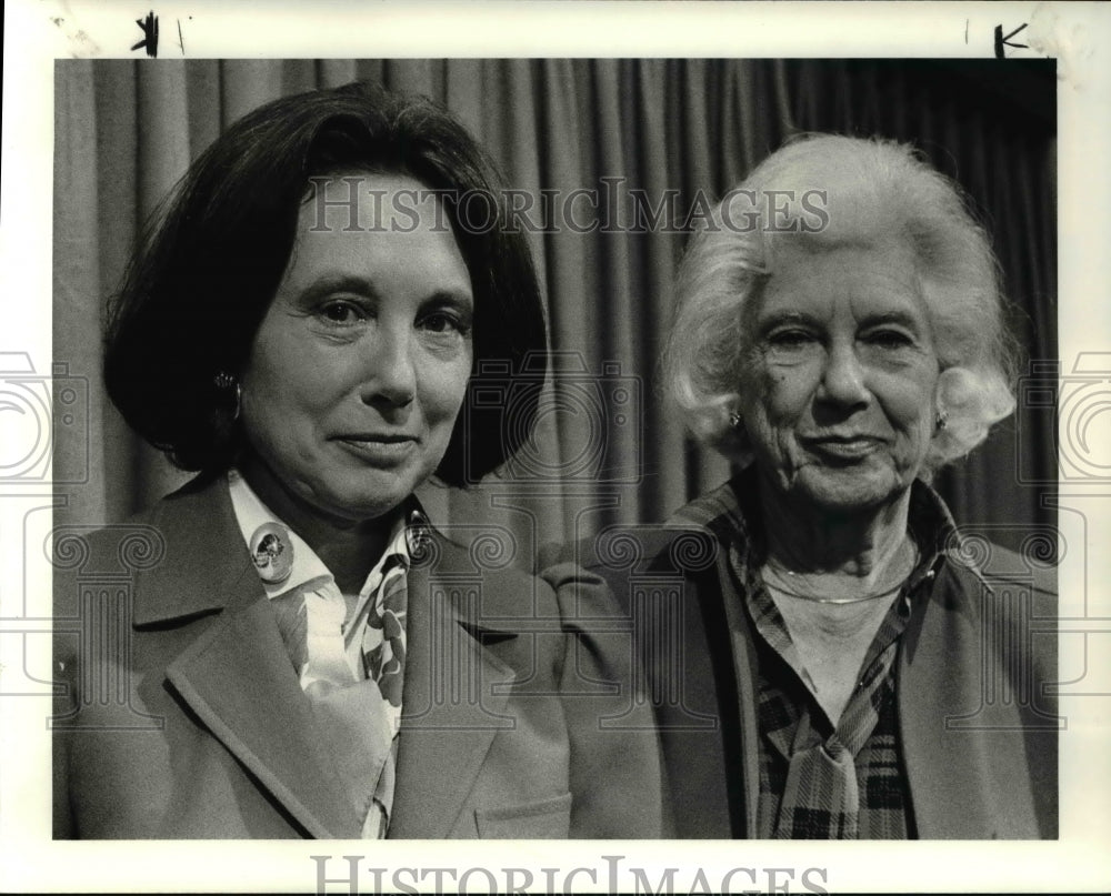 1984 Press Photo Mrs. Thomas Vail and Mary Elizabeth Klein - Historic Images