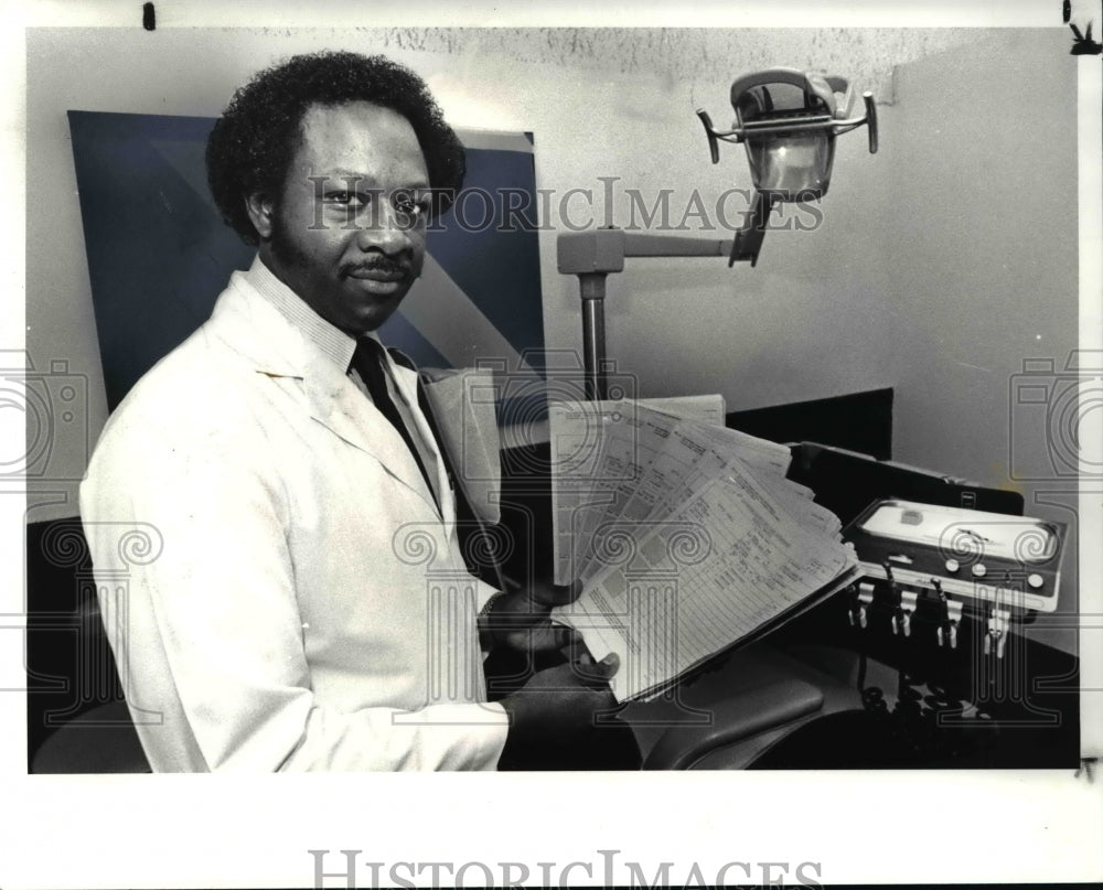 1982 Press Photo Dr.Joseph B Walton - Historic Images