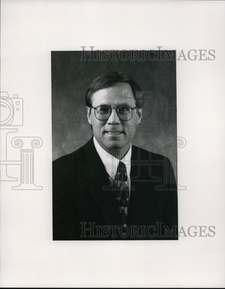 1997 Press Photo Geon Company chief information officer, Kenneth M. Smith - Historic Images