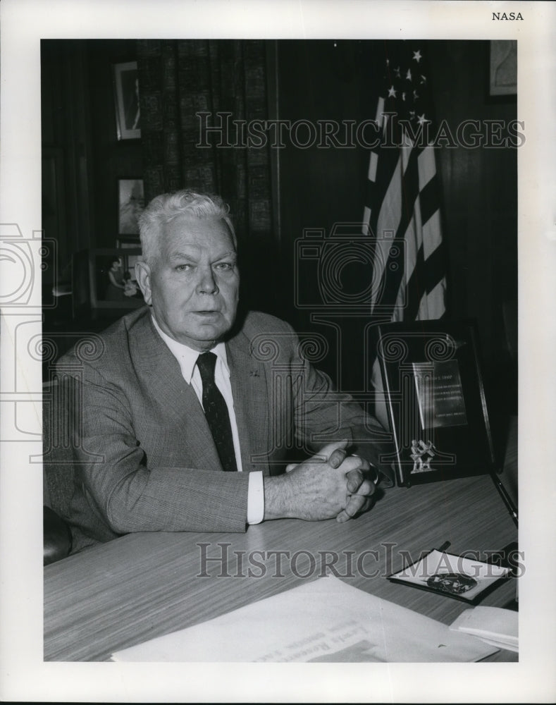 1961 Press Photo Dr Edward Sharp, Lewis Research director died of cancer - Historic Images