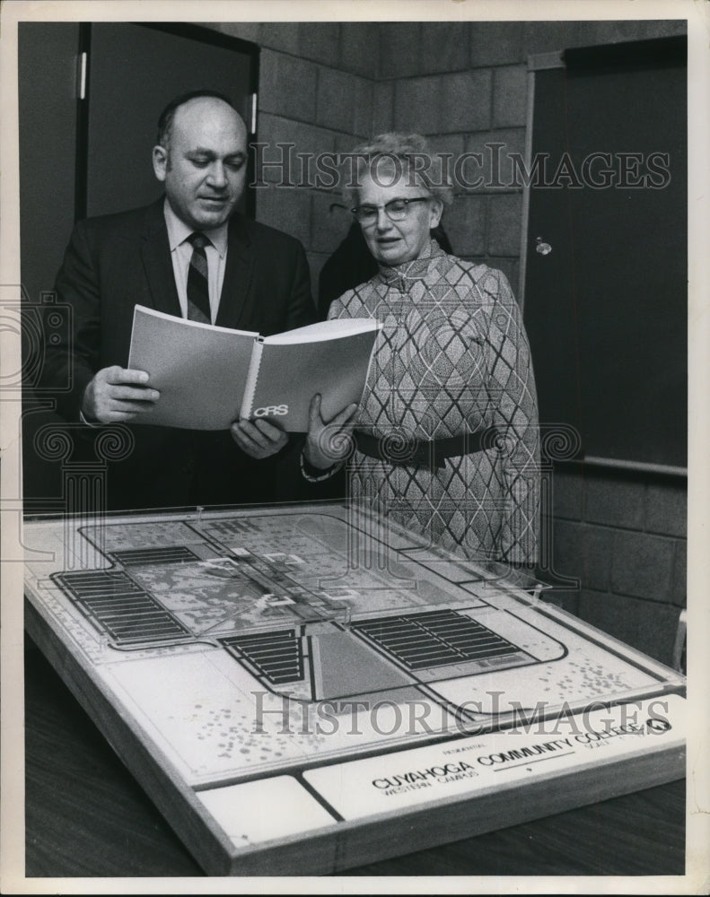 1971, Bernard Silk CCC Western President &amp; Mrs Thomas Hale Ham - Historic Images