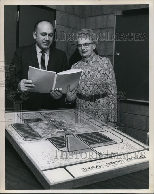 1971, Bernard Silk CCC Western President & Mrs Thomas Hale Ham - Historic Images