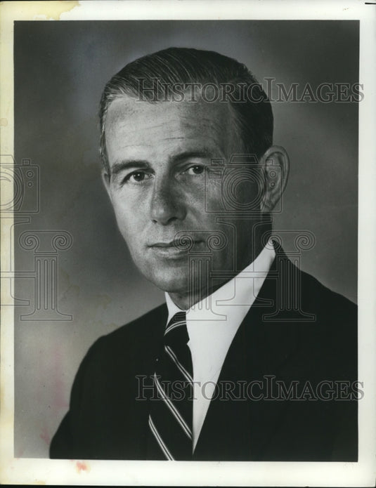 1976 Press Photo Samuel K. Scovil, President of Cleveland Cliff Irons - Historic Images