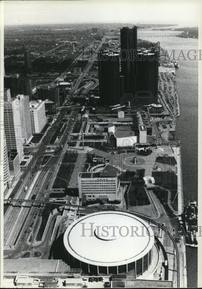 1990 Press Photo Detroit&#39;s Renaissance Center - cva48300 - Historic Images