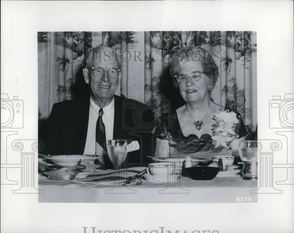 1966 Press Photo Mr. and Mrs. Lester M. Sears - Historic Images