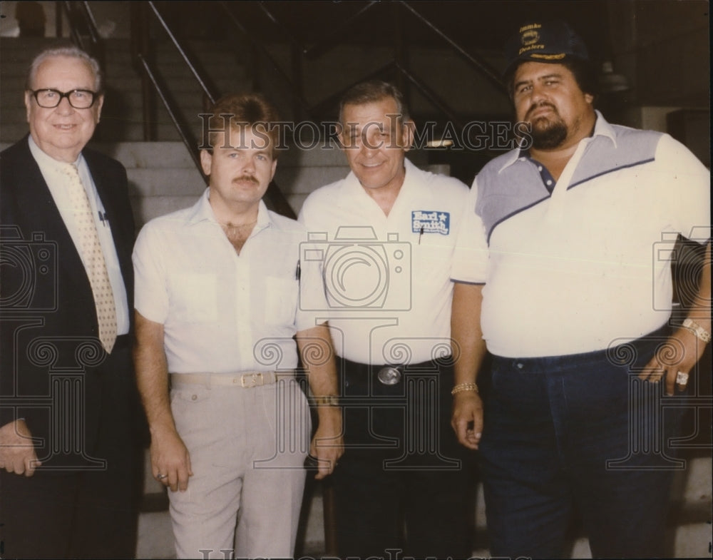 1989 Press Photo Earl O. Smith - cva48666 - Historic Images