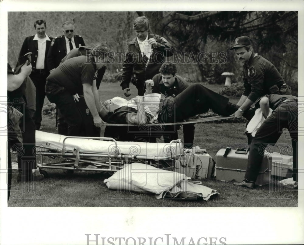 1983 Press Photo Patrolman Robert Weniger - Historic Images