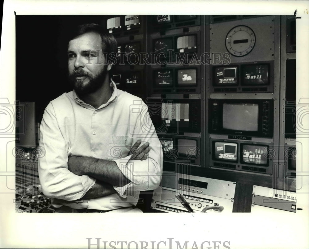 1988 Press Photo Ned Tate WKYC Director - Historic Images