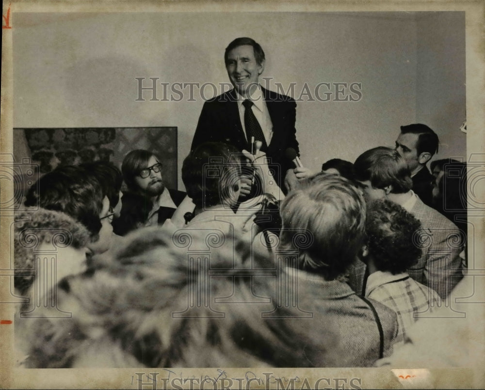 1976 Press Photo Rep Morris Udall at Brooks Home - Historic Images