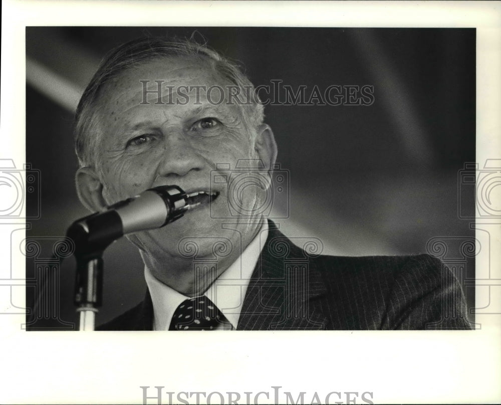 1980 Press Photo Ambassador John Volpe - Historic Images