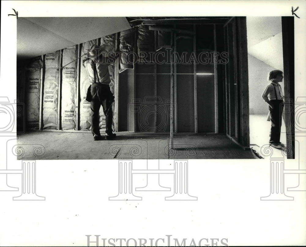 1995 Press Photo Amish Rebuilding Home Torn Up By Tornado A Few Weeks Ago - Historic Images