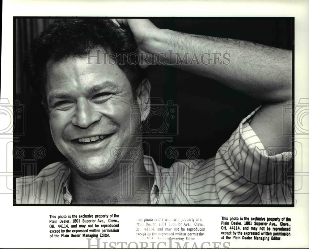 1988 Press Photo Robert Wuhl, actor and comedian - cva50274 - Historic Images