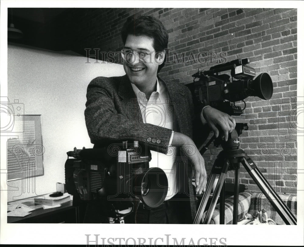 1988 Press Photo Arts portrait of videomaker Dave Tarbert - cva51005 - Historic Images