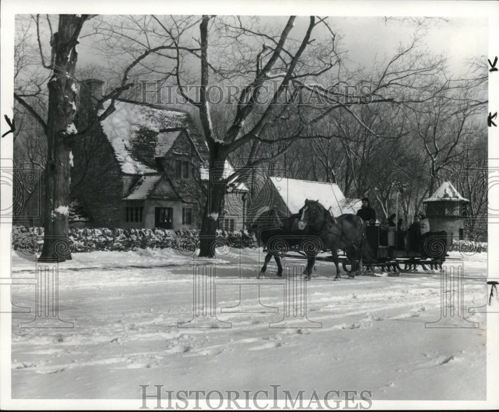 1984 Press Photo Horse carriage at the Henry Ford Museum and Greenfield Village - Historic Images