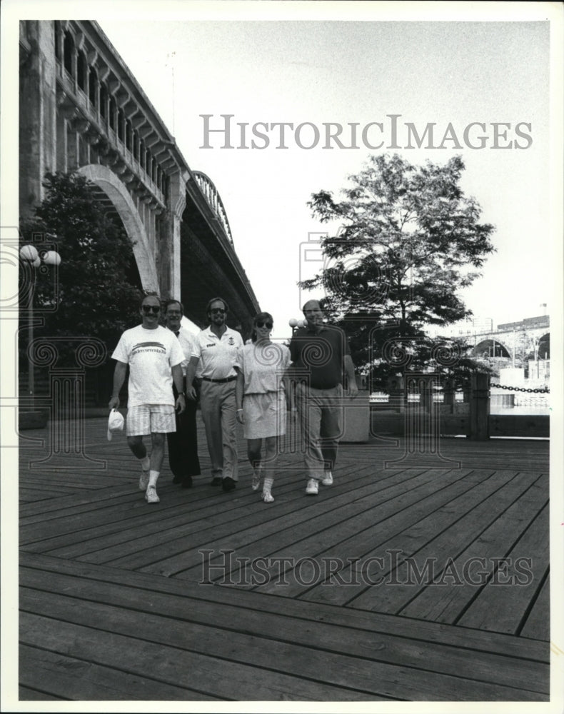 1990 Press Photo Dewey forward, Richard Clough, Ron Waldheger and Jamie Belkin - Historic Images