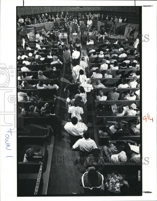 1991 Press Photo The town hall meeting at Zion Hill Missionary Baptist Church - Historic Images