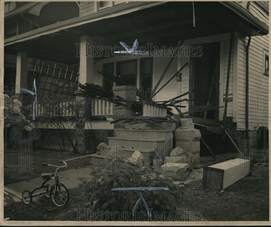 1948, The Anthony Calapa home after the bombing - Historic Images