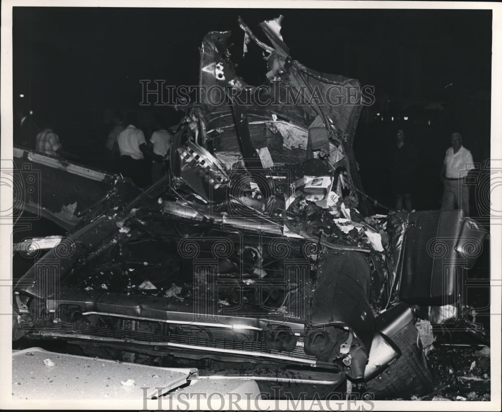 1971 Press Photo The Woodmere car bombing - Historic Images