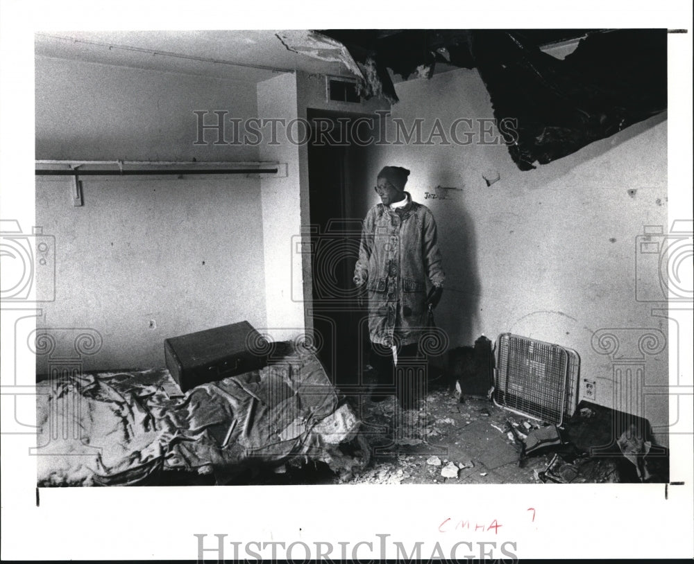 1991 Press Photo Adrianne Russell, CMH foreman - cva53862 - Historic Images