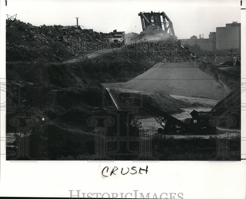 1990 Press Photo Boyas Excavating Inc Illegal rock crushing quarry - Historic Images