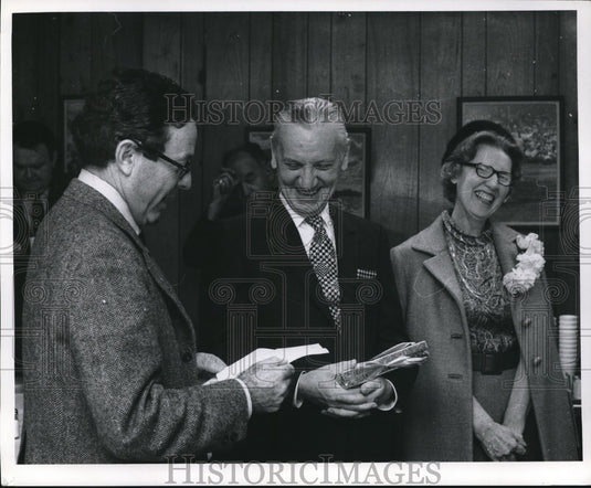 1971 Gene Whitney and wife - Historic Images