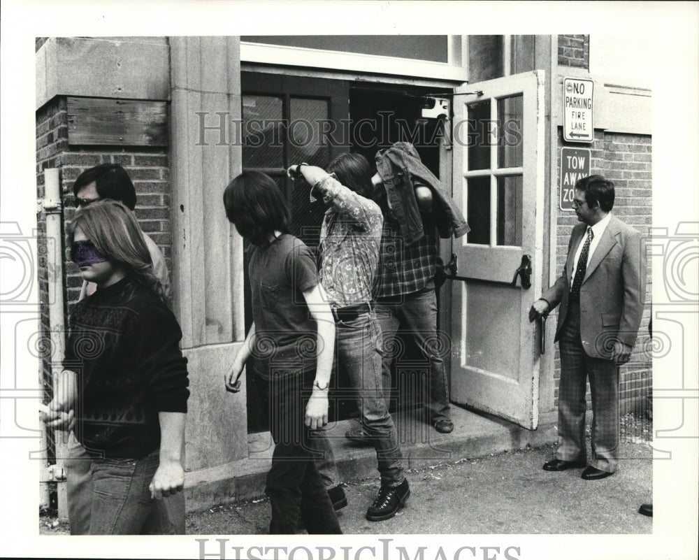 1980 Press Photo Lakewood High school drug raid-Historic Images