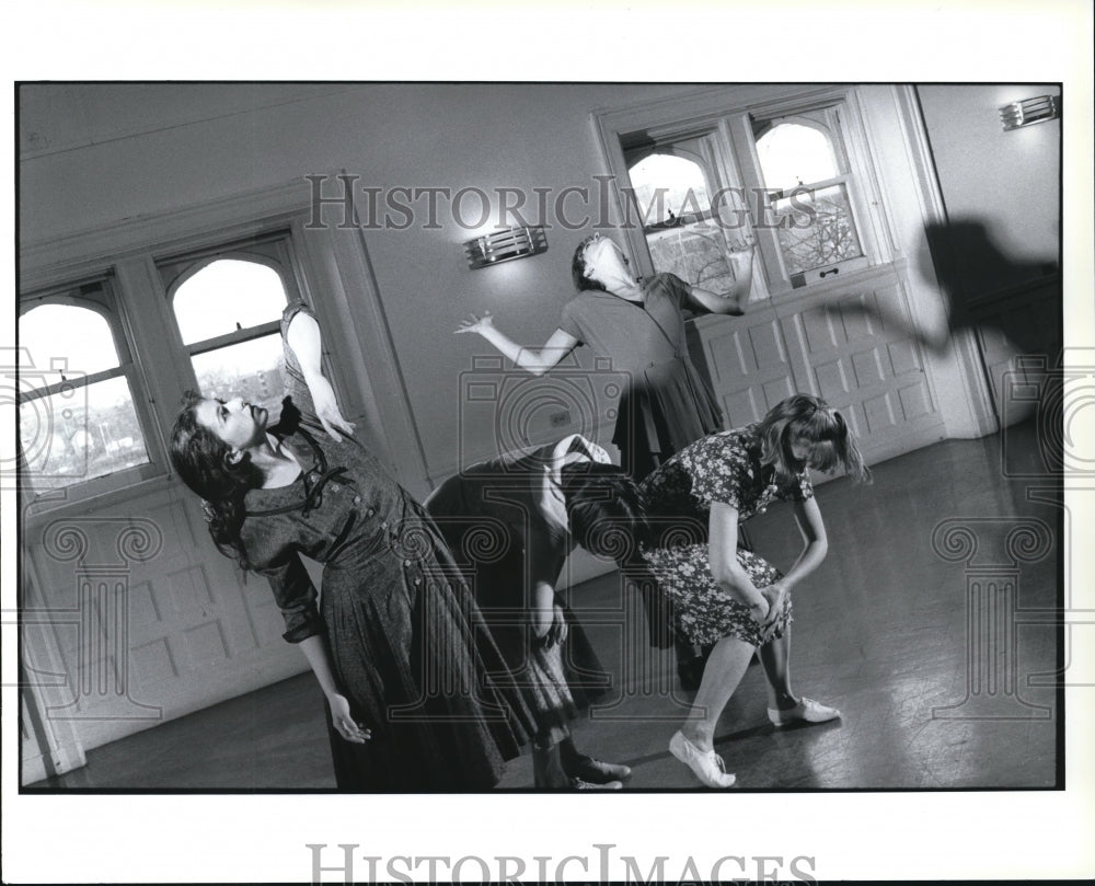 1997 Press Photo Cleveland State University Modern Dance Competition - Historic Images