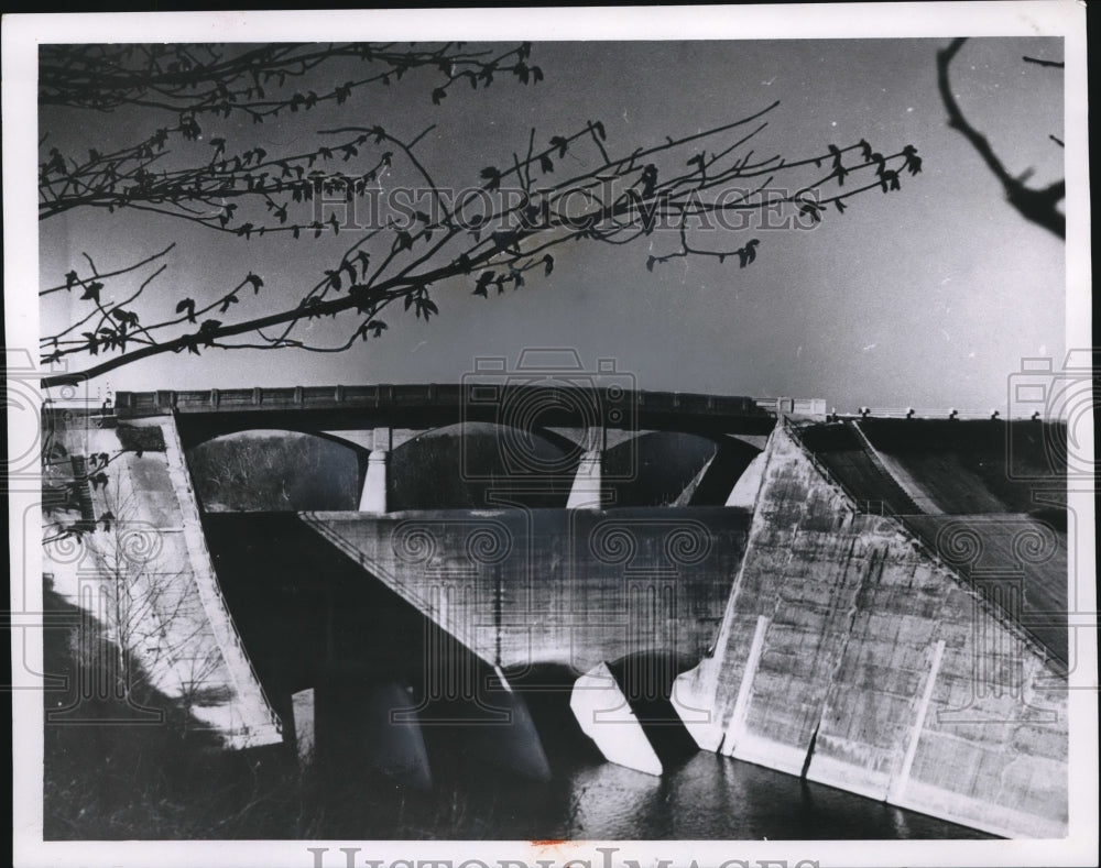 1967 The Miami Valley flood control dam - Historic Images