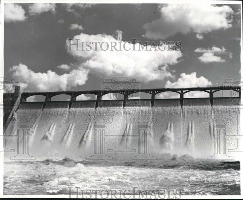 1942 The grand Coulee Dam on Junel - Historic Images