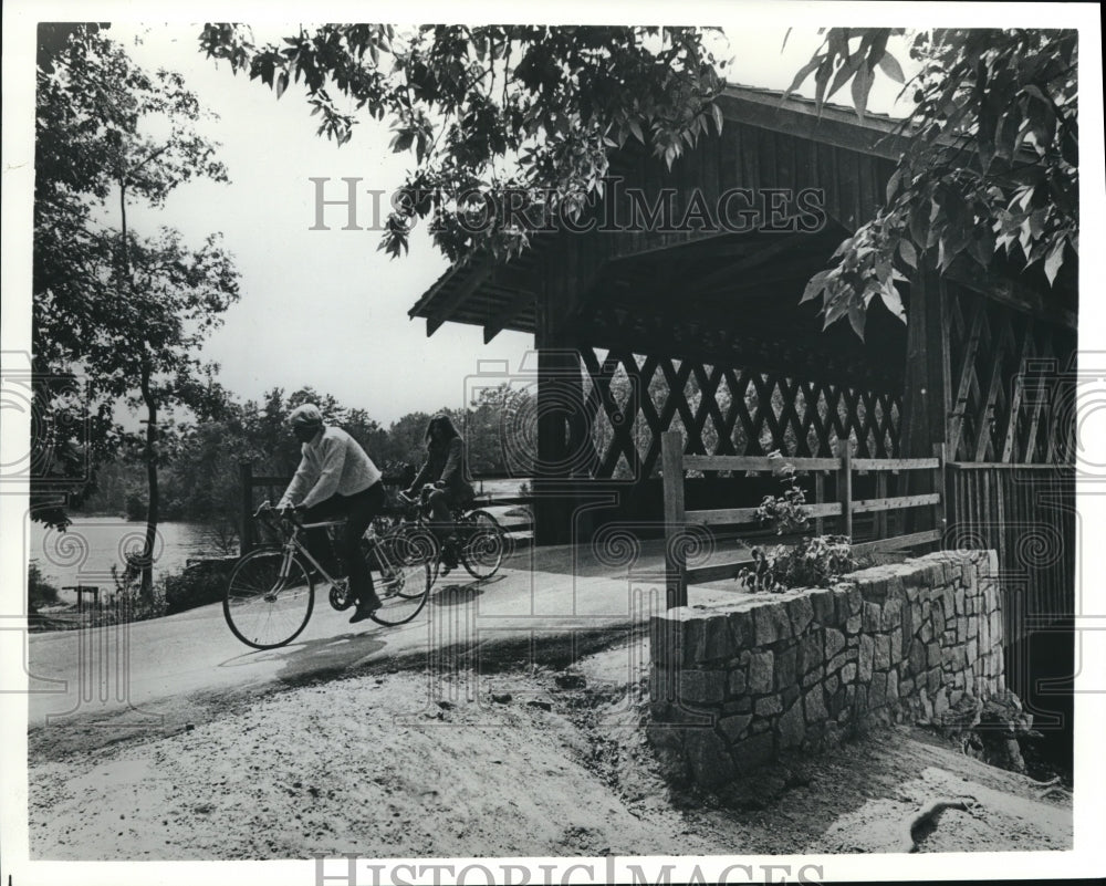 Undated Century old covered bridge of Stome Mountain Ga. - Historic Images