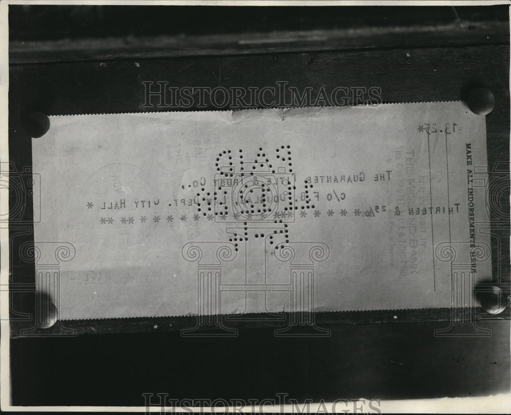 1928 Press Photo The back of a check-Historic Images