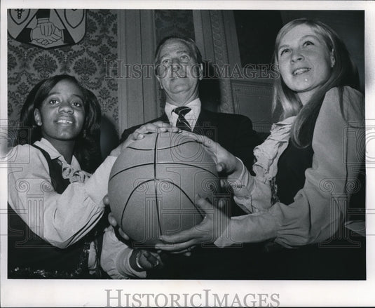 1971 Cleveland Campaign - Historic Images