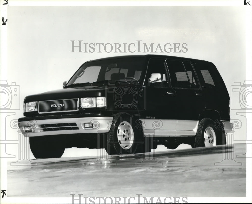 1992 Press Photo The 1992 Isuzu features two engine choices - Historic Images