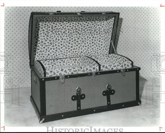 1994 Press Photo Chests - cva55584- Historic Images