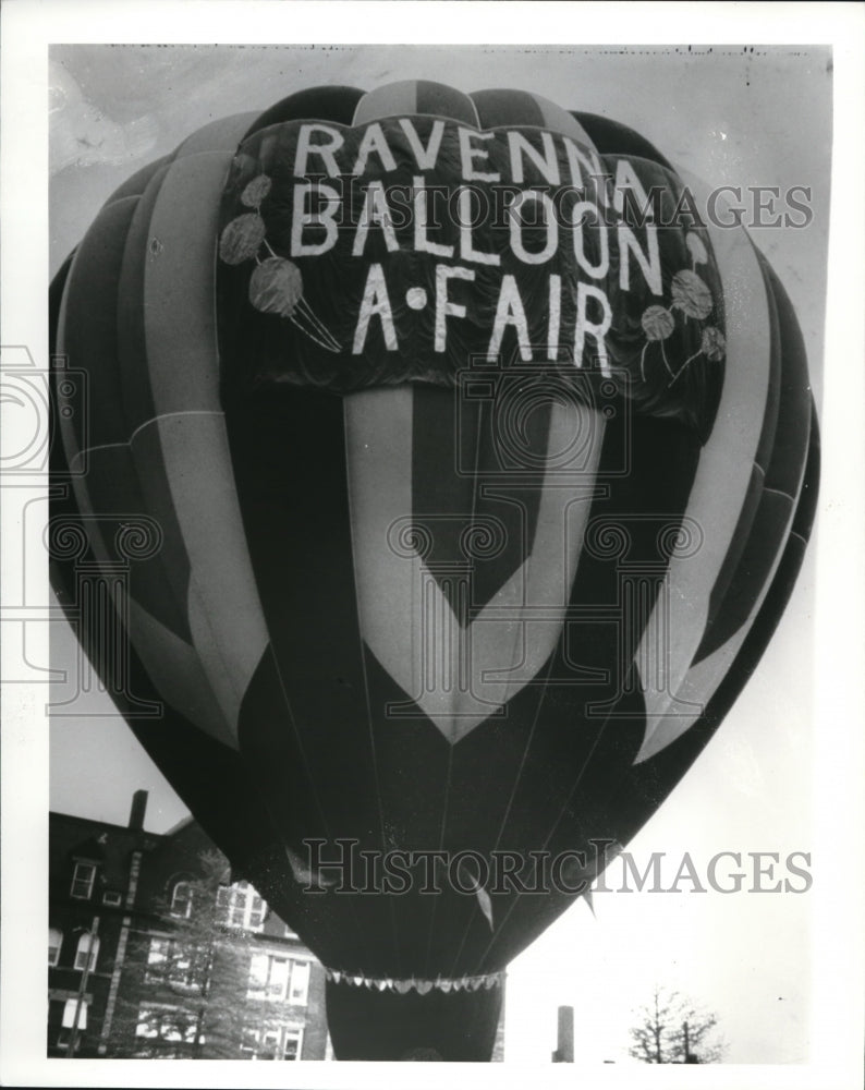 Press Photo Ravenna Balloon Affair Historic Images