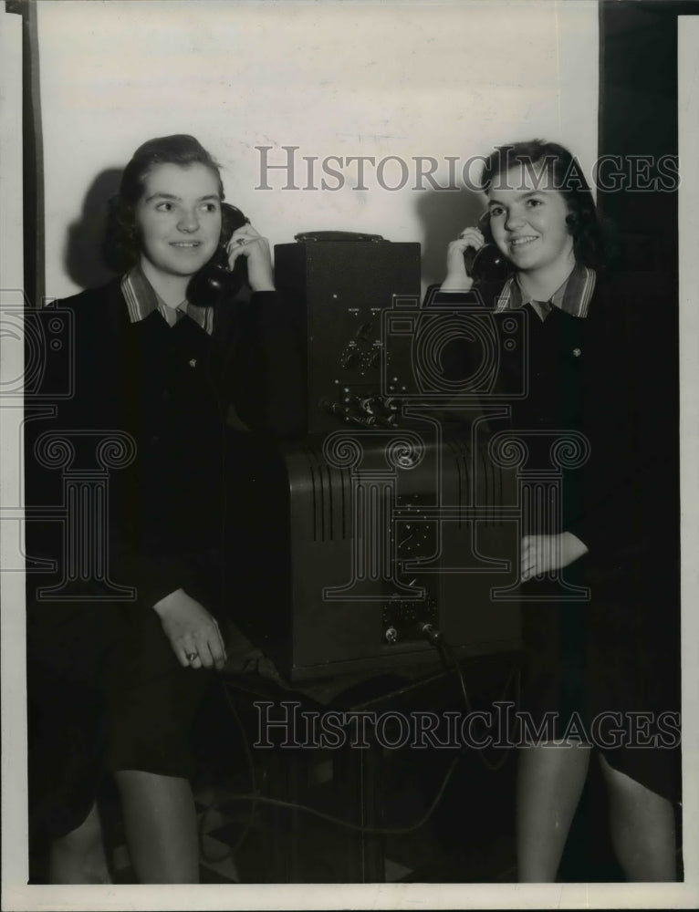 1940, Beatrice and Bernice Elshaw of the Cleveland College - Historic Images