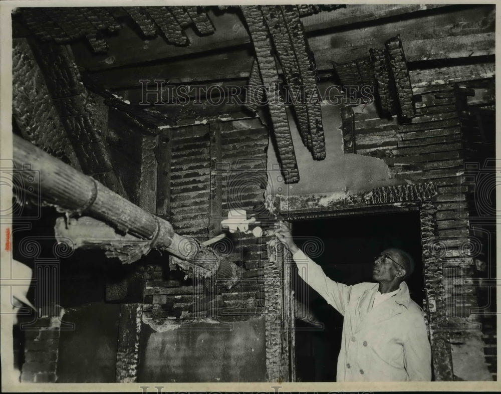 1954 Press Photo St. Paul Methodist Church Zion Church damage by Fire. - Historic Images