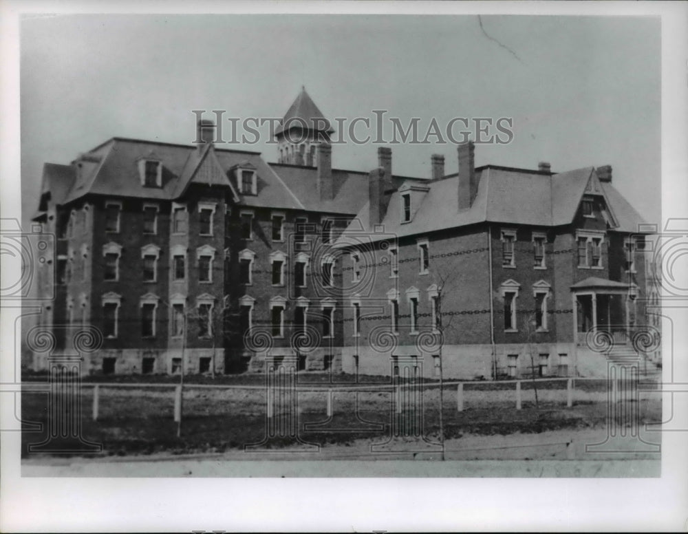 1961 Old Western Reserve University dormitory - Historic Images