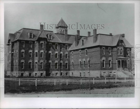1961 Old Western Reserve University dormitory - Historic Images