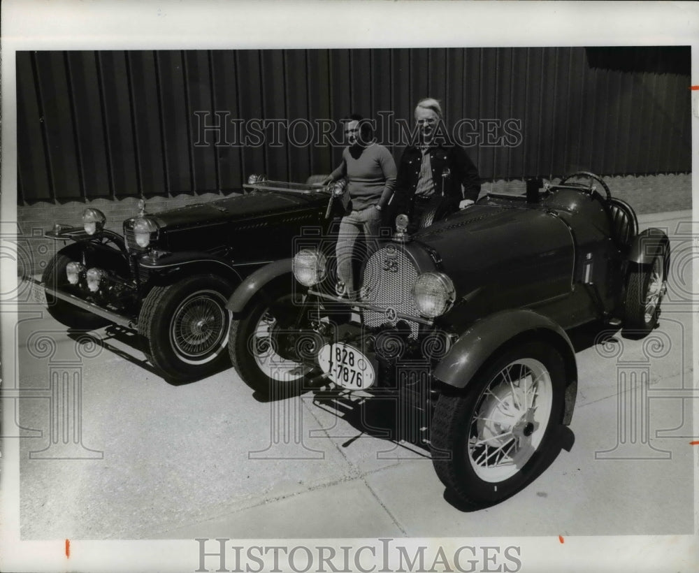 1976 Press Photo John Millet and B.K.Thompson with the Frazer Nash sports car - Historic Images