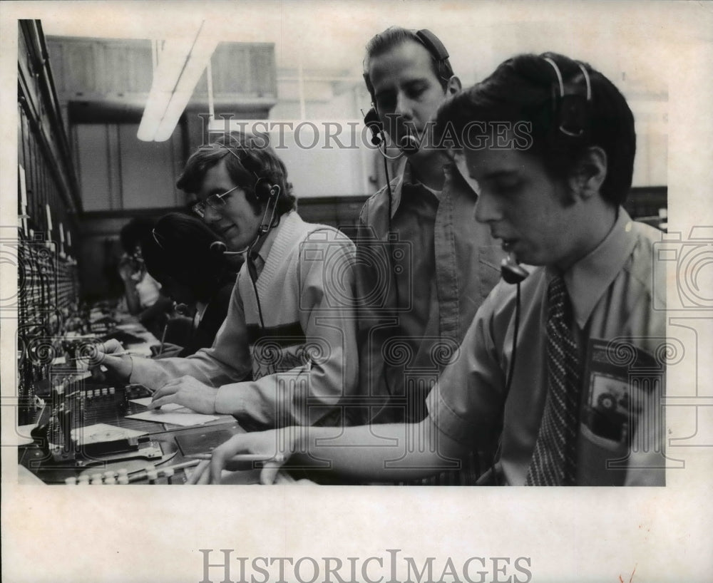 1972 Press Photo Male operators at Ohio Bell Telephone Co. - Historic Images