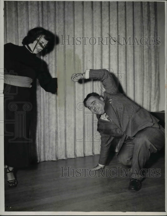 1950 Press Photo Harry Christianson dances at the Ginny fair - cva57702 - Historic Images