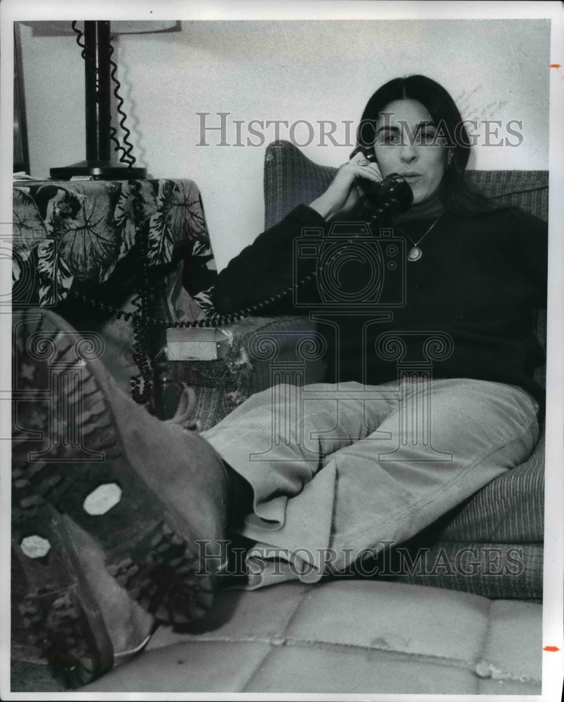 1975 Press Photo Director of Together Hotline Marcia Kessler - Historic Images